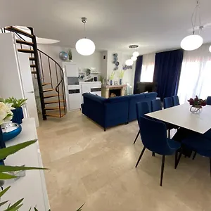 Spacious And Stylish Penthouse In Mijas Apartamento