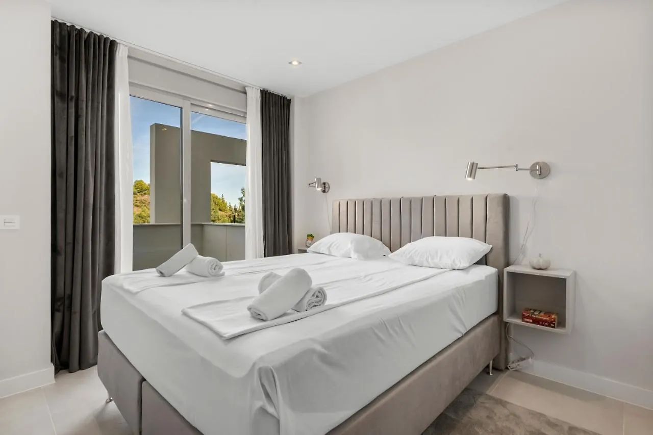 Luxurious Modern Mijas Apartment With Pools & Spa - Perfect For Families & Golfers By Costarentals - Ref 68 El Faro